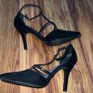 Chinese Laundry black velvet strappy heel - size 9